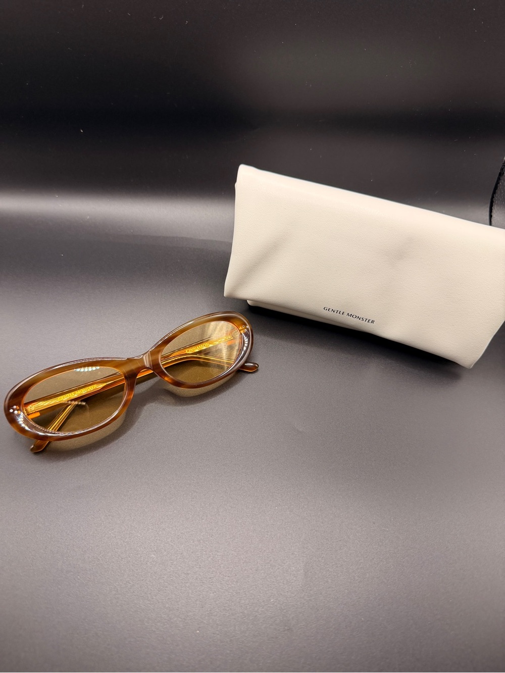 GENTLE MONSTER Amber Brown Oval Sunglasses